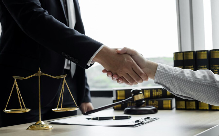 بهترین وکیل خمینی شهر