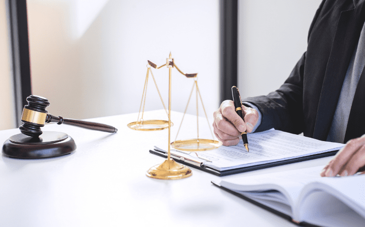 بهترین وکیل تنظیم قرارداد در اصفهان