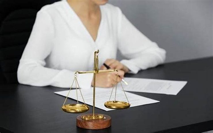 بهترین وکیل زن در آران و بیدگل