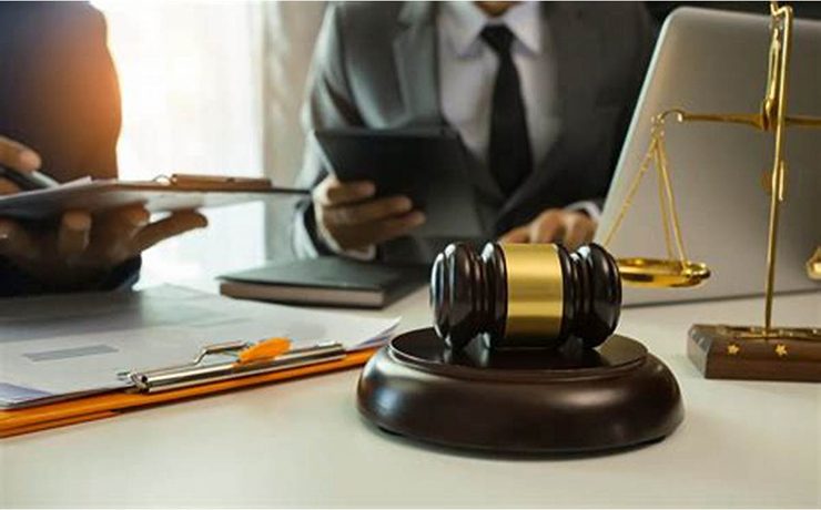 بهترین وکیل آدم ربایی در اصفهان