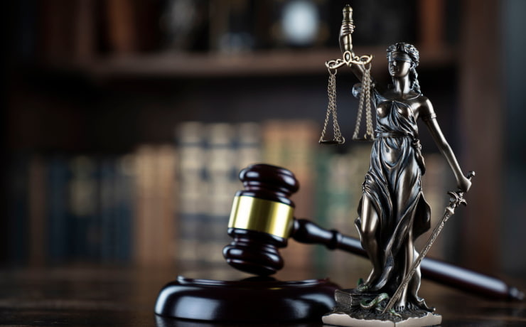 بهترین وکیل آران و بیدگل