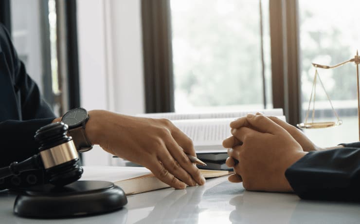 وکیل مبارکه در چه زمینههایی باید توانمندی داشته باشد؟
