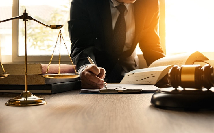 بهترین وکیل شاهین شهر