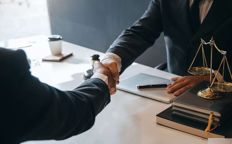 بهترین وکیل دیوان عدالت اداری در کاشان