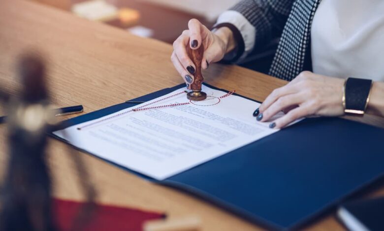 بهترین وکیل حذف نام همسر در اصفهان