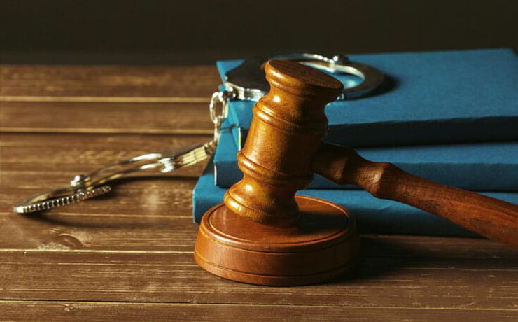 بهترین وکیل کیفری در داران کیست؟