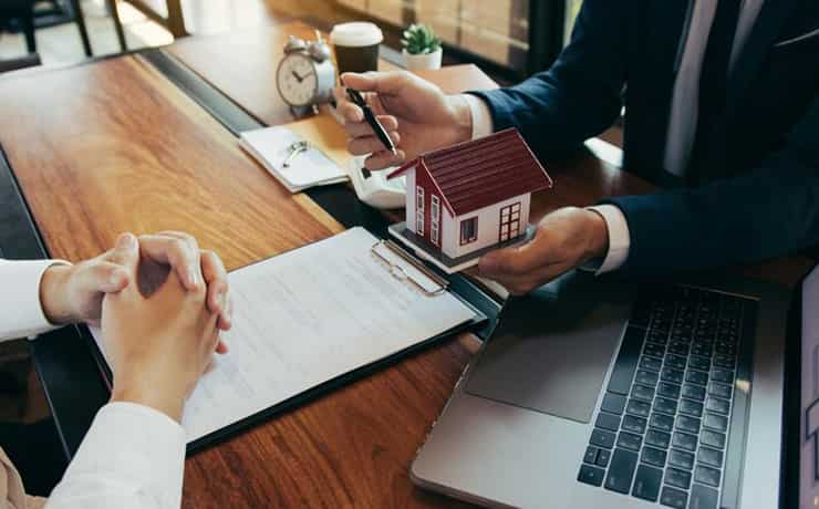 بهترین وکیل ملکی در شهرضا کیست؟