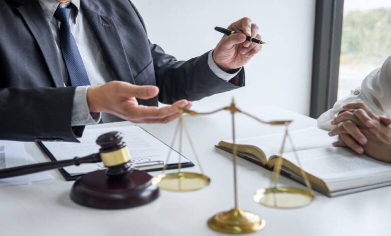 بهترین وکیل گمرکی در اصفهان + معرفی 10 وکیل