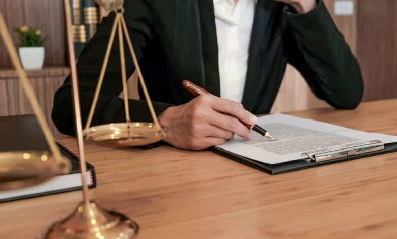 بهترین وکیل فریدون شهر